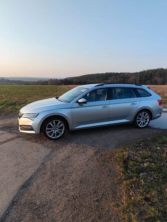Gebraucht Skoda Superb Style 218 PS (160 kW) 2020 Silber Kombi