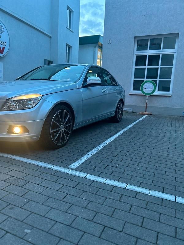 Gebraucht Mercedes C180 156 PS (114 kW) 2007 Silber Limousine