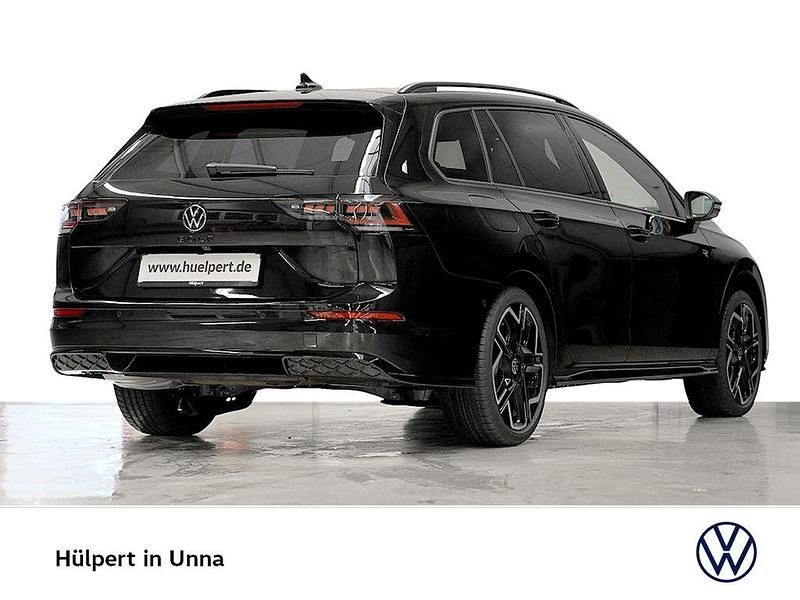 Neu VW Golf VIII R-line 150 PS (110 kW) 2025 Grenadillschwarz metallic Kombi