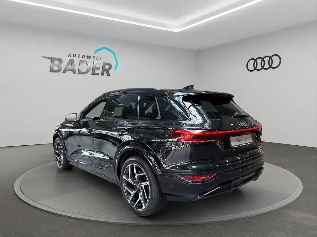 Neu Audi Q6 e-tron Sport 139 kW (190 PS) 2026 Schwarz SUV