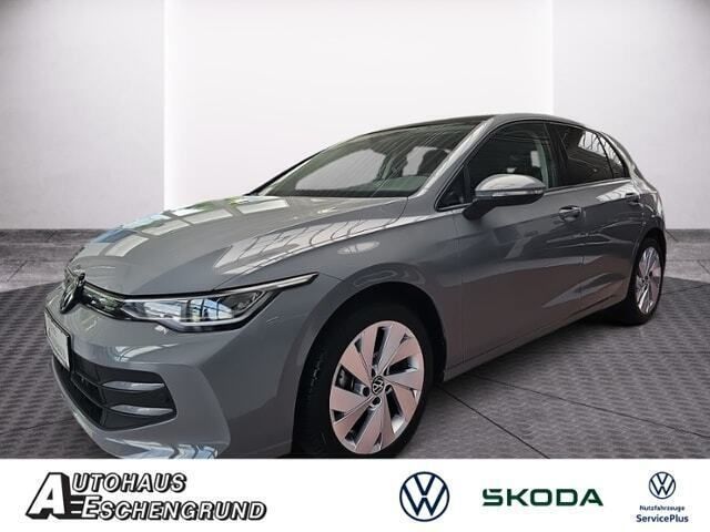 Mondsteingrau Gebraucht 2024 VW Golf VIII Life Limousine | 25.690 € (Fairer Preis) - Bild 1/4
