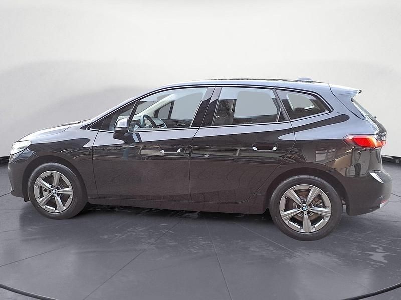 Gebraucht BMW 220 Active Tourer 156 PS (114 kW) 2025 Schwarz Van / Kleinbus