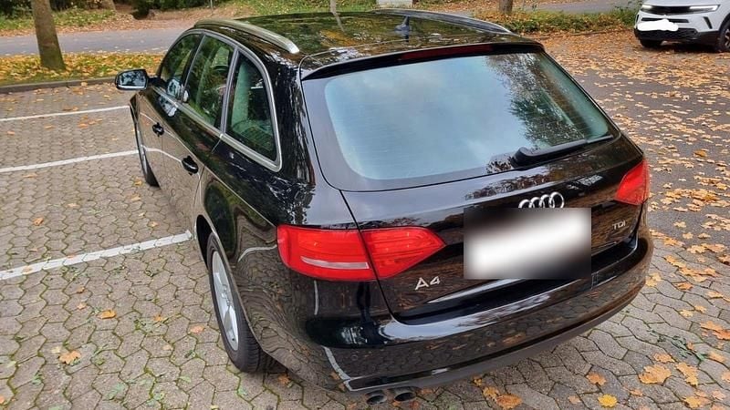 Gebraucht Audi A4 143 PS (105 kW) 2013 Schwarz Kombi