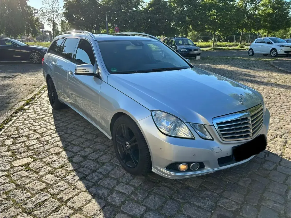 Gebraucht Mercedes E220 Elegance 170 PS (125 kW) 2011 Silber Kombi
