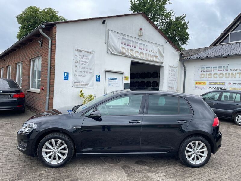 Schwarz Gebraucht 2015 VW Golf VII LOUNGE Limousine | 10.499 € (Fairer Preis) - Bild 1/4