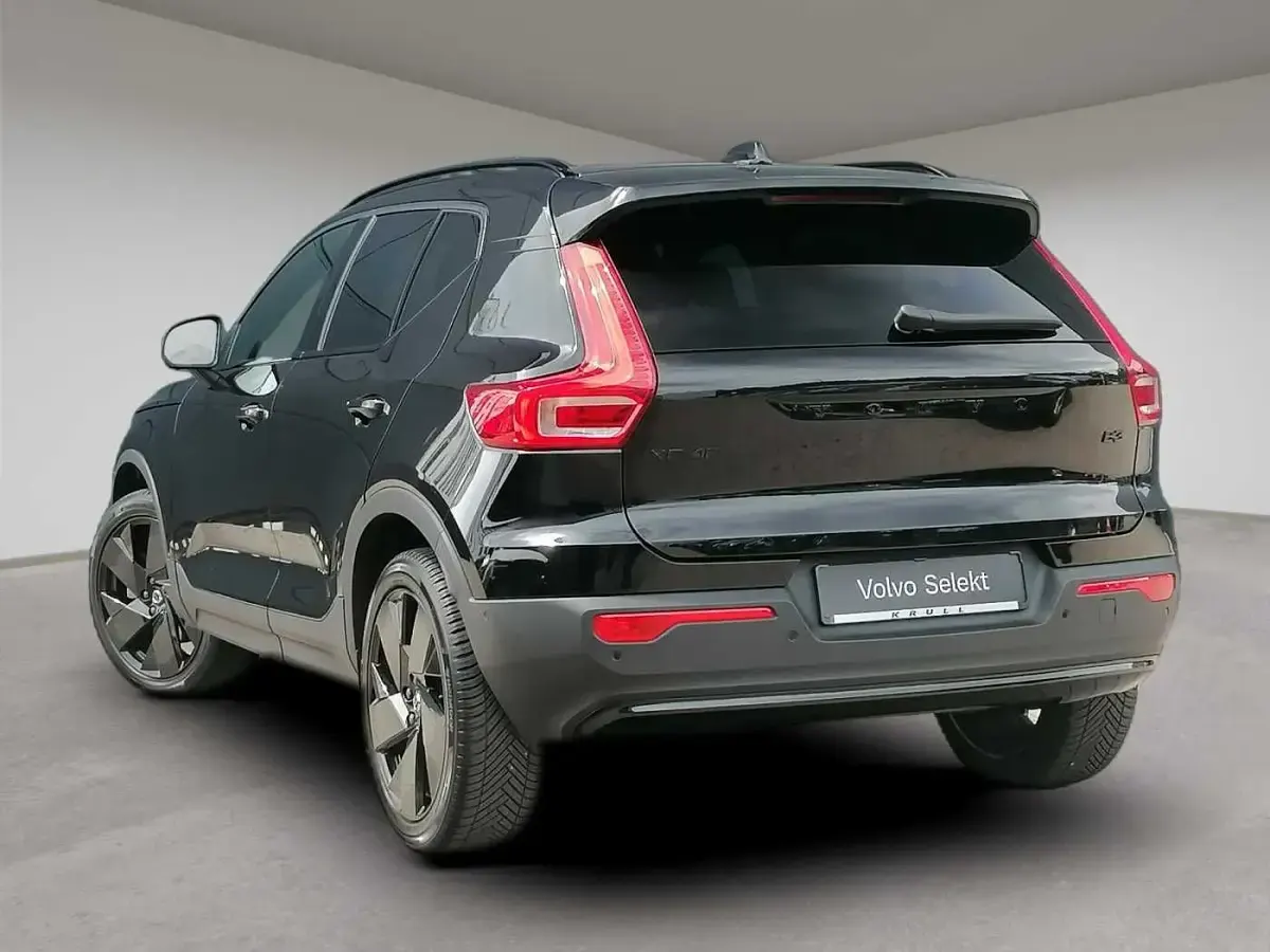Gebraucht Volvo XC40 Plus 163 PS (119 kW) 2025 Schwarz SUV