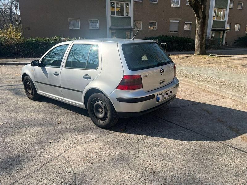 Gebraucht VW Golf IV Edition 102 PS (75 kW) 2001 Silber Limousine