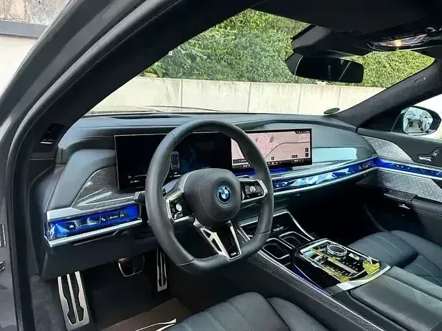 Gebraucht BMW i7 Executive 484 kW (659 PS) 2023 Grau Limousine