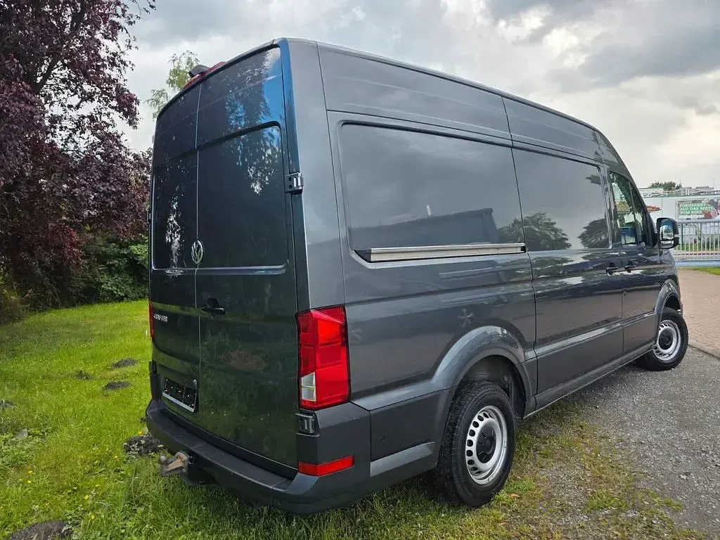 Gebraucht VW Crafter 177 PS (130 kW) 2022 Indiumgrau Van