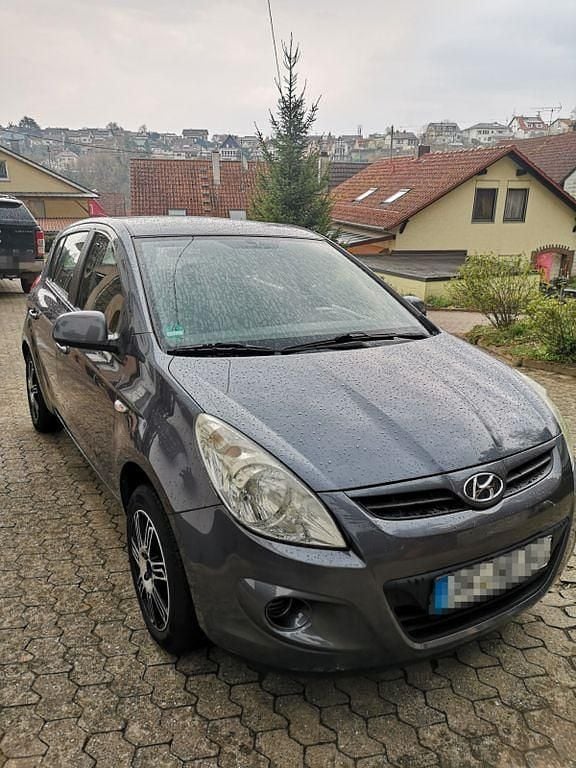 Gebraucht Hyundai i20 Classic 77 PS (56 kW) 2011 Grau Kleinwagen