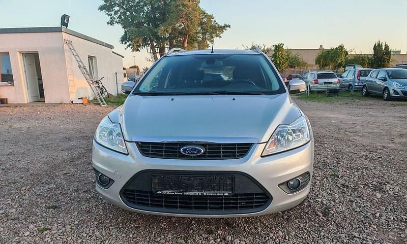 Silber Gebraucht 2009 Ford Focus Style Kombi | 1.599 € (Superpreis) - Bild 1/4