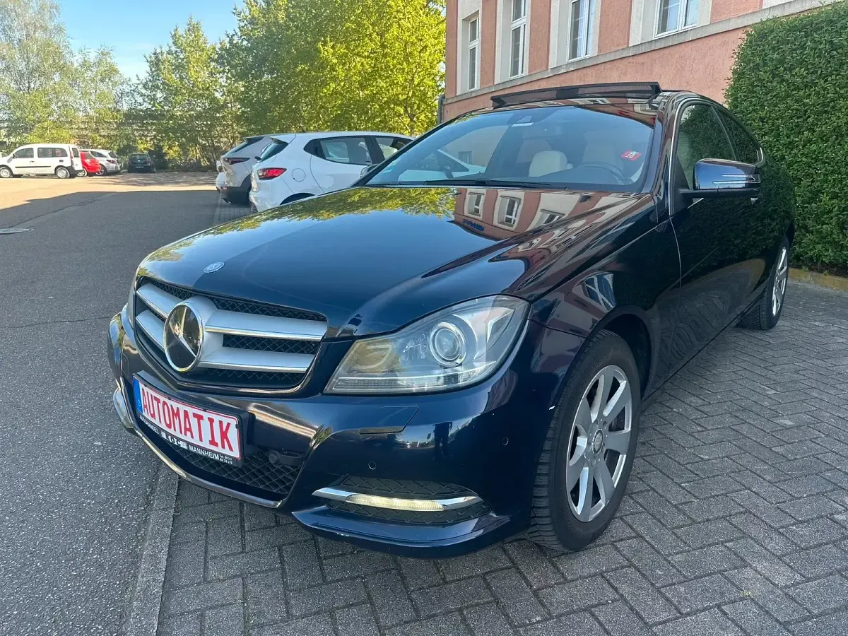 Gebraucht Mercedes C220 170 PS (125 kW) 2014 Blau Coupé