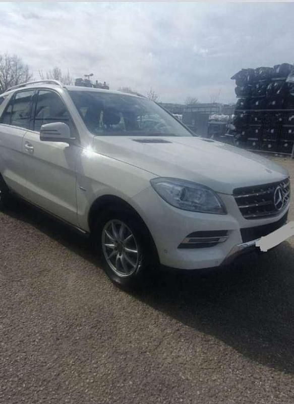 Gebraucht Mercedes ML250 204 PS (150 kW) 2012 Weiß SUV