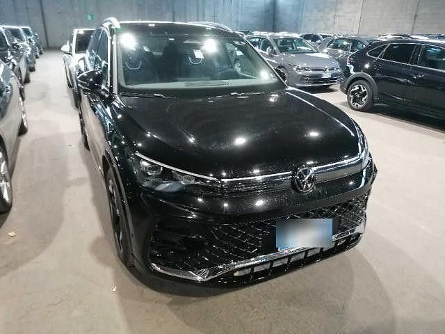 Gebraucht VW Tiguan R-line 150 PS (110 kW) 2025 Schwarz SUV