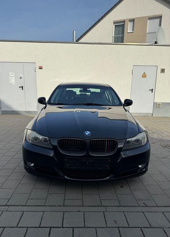 Gebraucht BMW 318 Performance 143 PS (105 kW) 2010 Schwarz Limousine