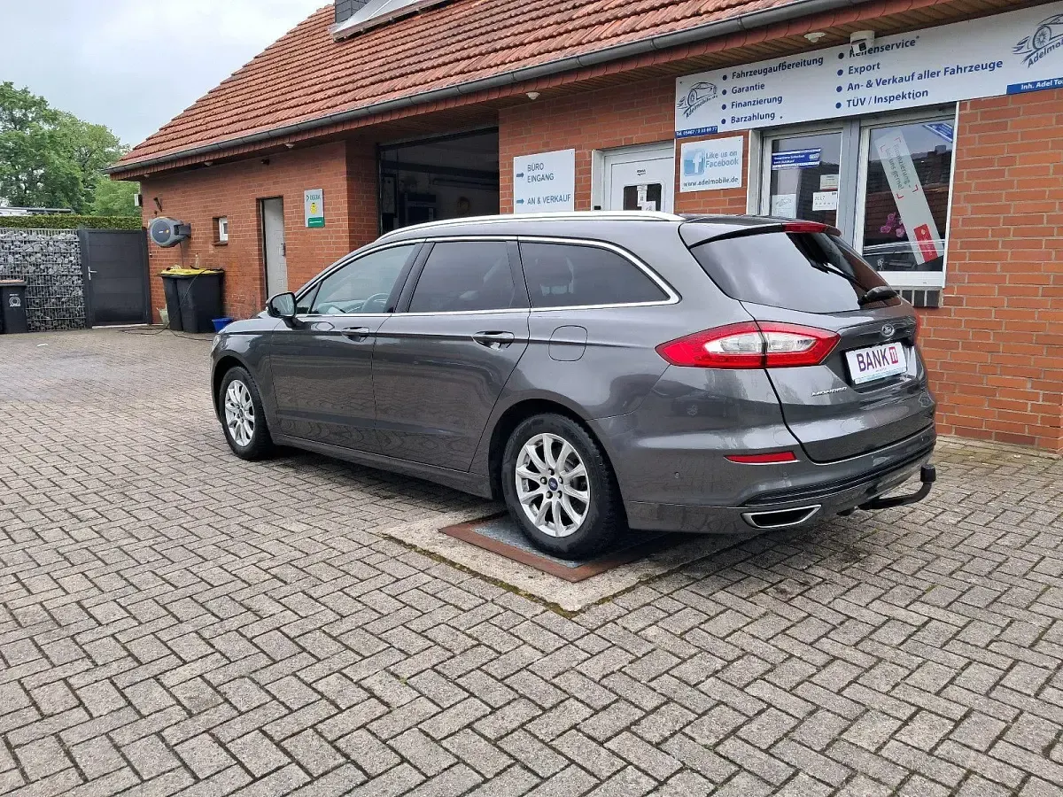 Gebraucht Ford Mondeo Titanium 179 PS (131 kW) 2015 Grau Kombi
