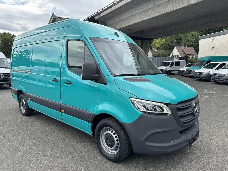 Gebraucht Mercedes Sprinter 170 PS (125 kW) 2021 Grün Van