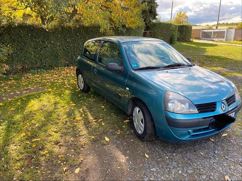 Gebraucht Renault Clio II 75 PS (55 kW) 2005 Andere farben Kleinwagen