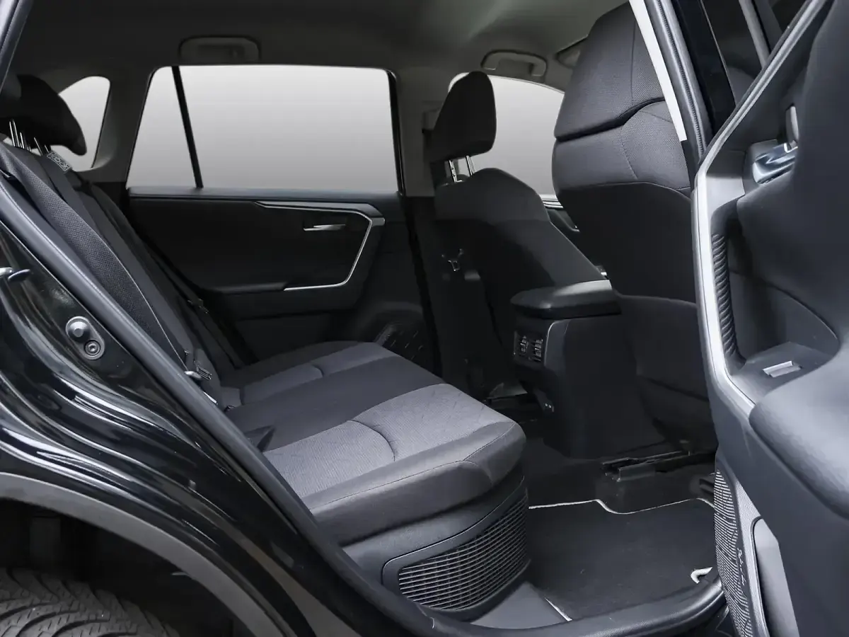 Gebraucht Toyota RAV4 Hybrid Team 218 PS (160 kW) 2022 Attitude black SUV