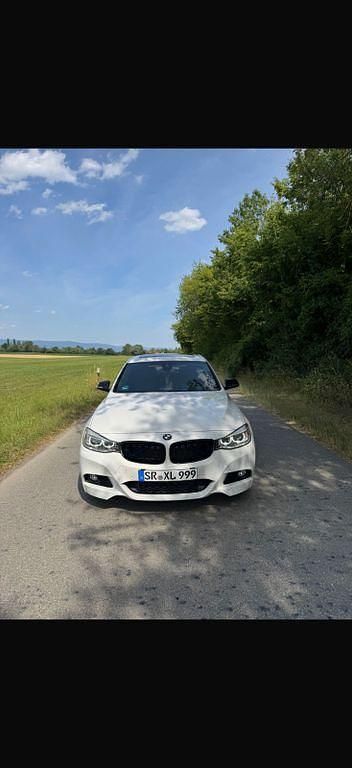 Weiß Gebraucht 2016 BMW 318 Gran Turismo M Sport Limousine | 14.999 € (Fairer Preis) - Bild 1/4