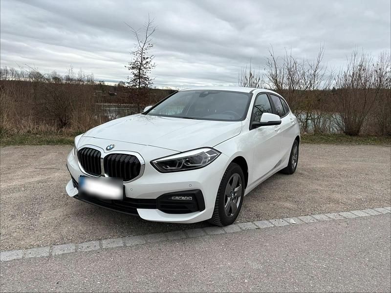 Gebraucht BMW 118 Advantage 136 PS (100 kW) 2023 Weiß Kleinwagen