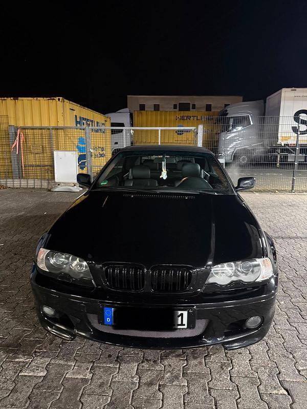 Gebraucht BMW 330 243 PS (178 kW) 2001 Schwarz Cabrio