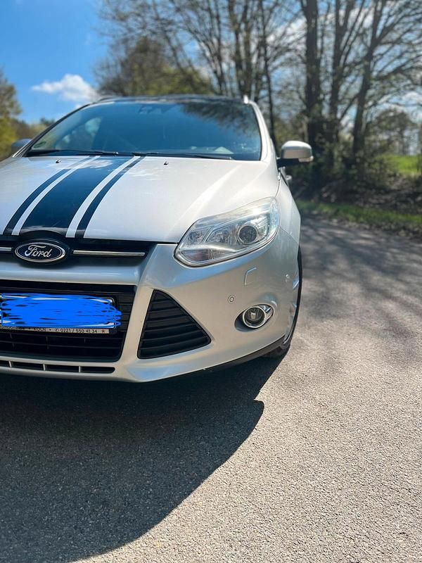 Second-hand Ford Focus Titanium 150 CP (110 kW) 2012 Gri Break
