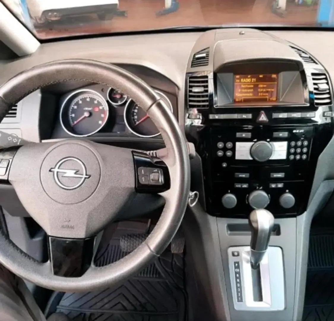 Gebraucht Opel Zafira 150 PS (110 kW) 2011 Grau Van / Kleinbus