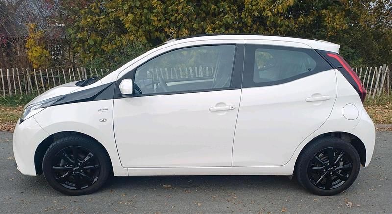Gebraucht Toyota Aygo 72 PS (52 kW) 2021 Weiß Kleinwagen