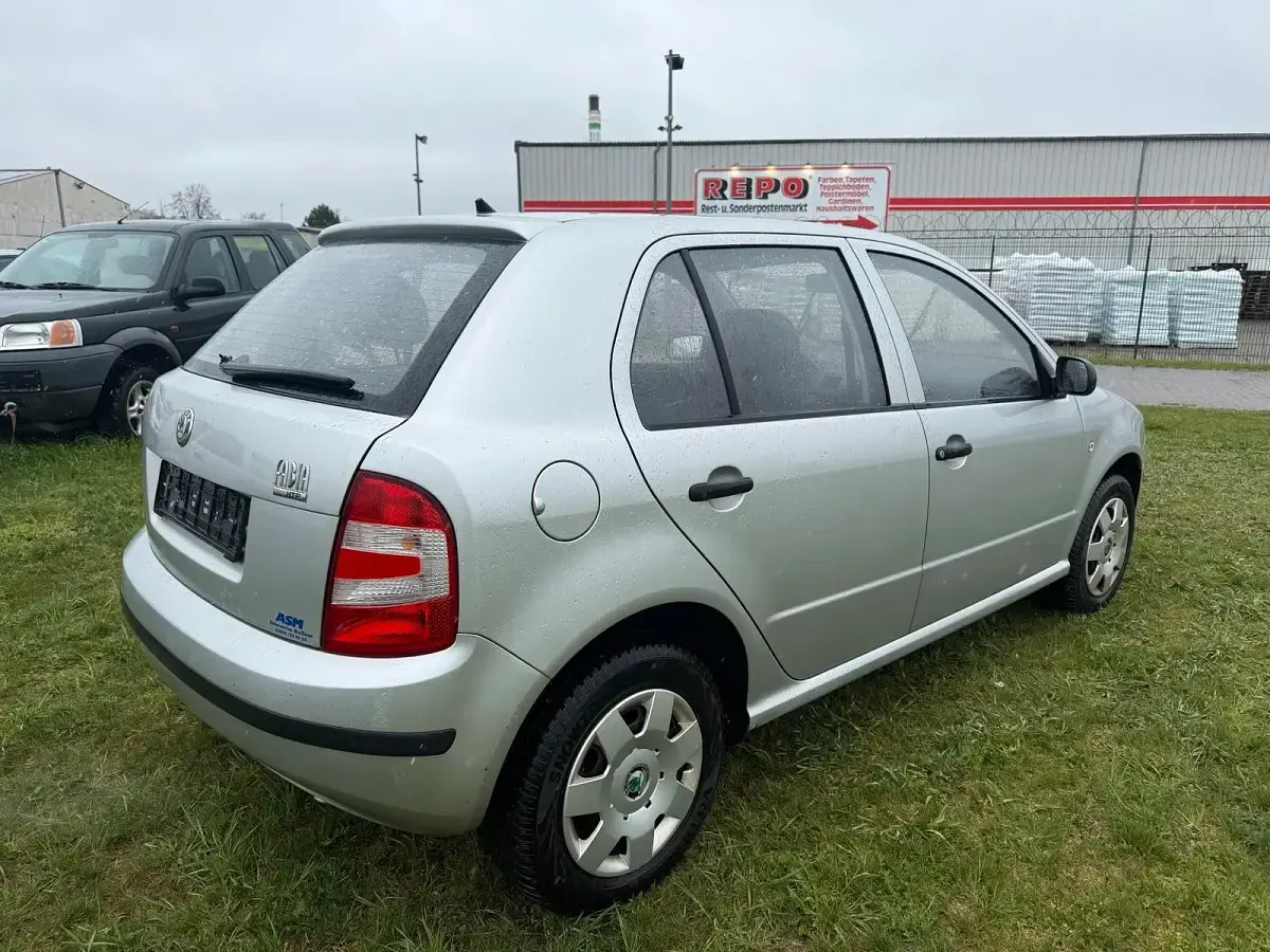 Gebraucht Skoda Fabia 55 PS (40 kW) 2005 Silber Kleinwagen