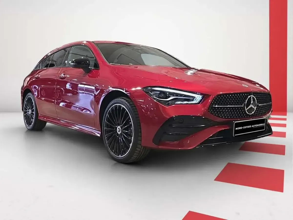 Gebraucht Mercedes CLA250e Premium 163 PS (119 kW) 2025 Rot Coupé