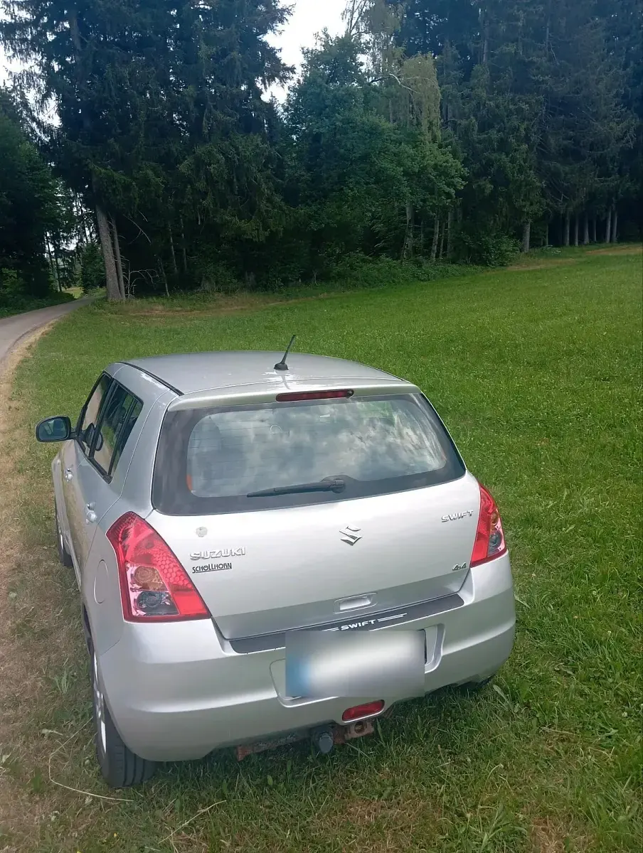 Gebraucht Suzuki Swift 92 PS (67 kW) 2009 Silber Kleinwagen