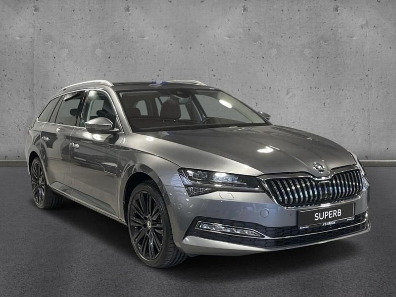 Gebraucht Skoda Superb Style 150 PS (110 kW) 2024 Grau Kombi