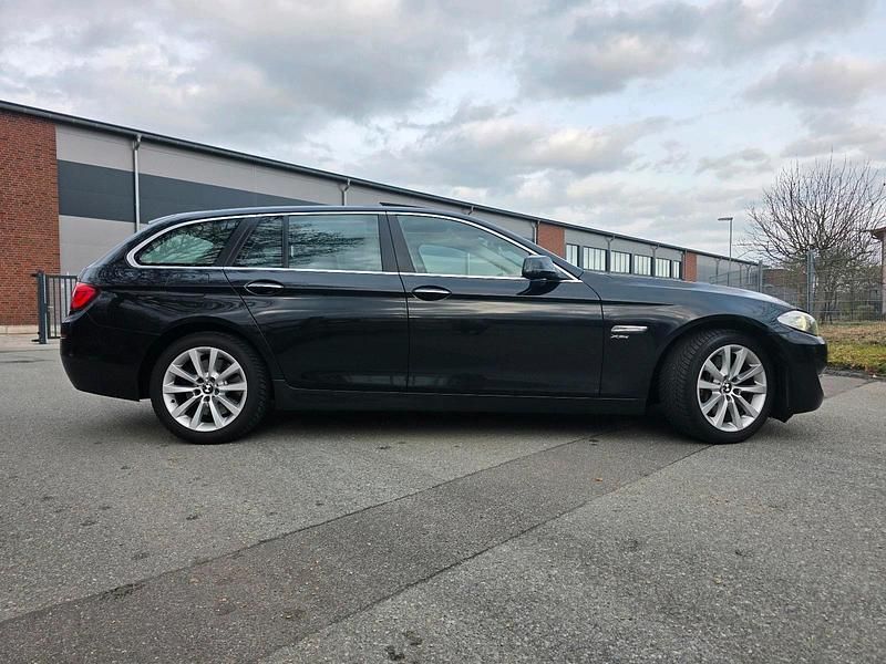 Gebraucht BMW 530 258 PS (189 kW) 2011 Schwarz Kombi