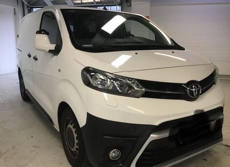 Weiß Gebraucht 2018 Toyota Proace Van | 9.999 € - Bild 1/4
