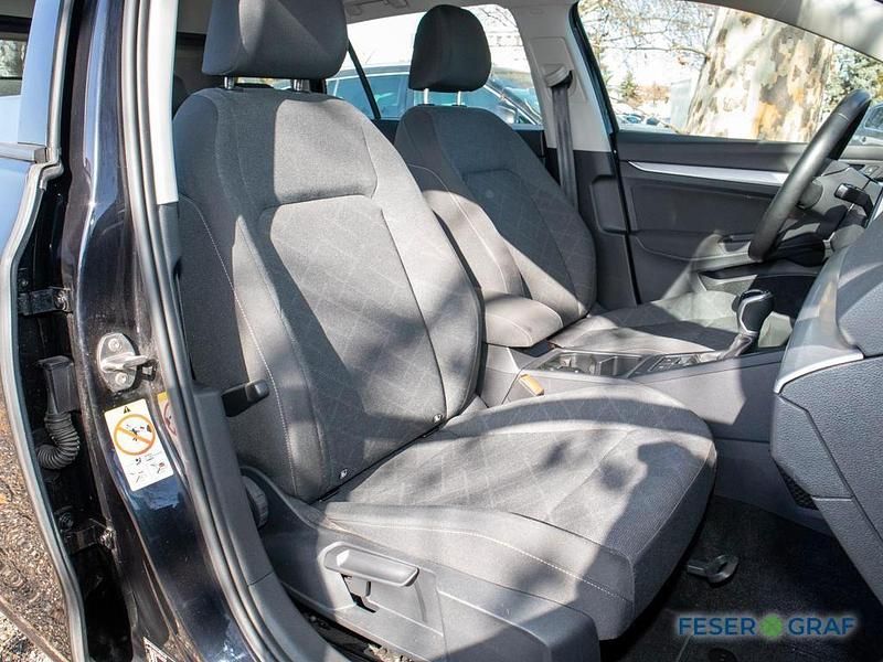 Gebraucht VW Golf VIII S 116 PS (85 kW) 2022 Deep black perleffekt Kombi