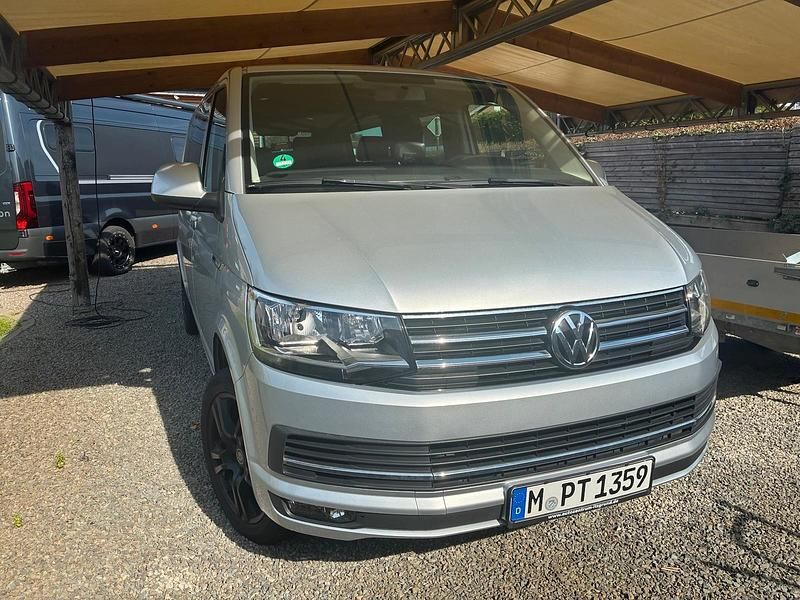 Second-hand VW Caravelle 150 CP (110 kW) 2017 Argintiu Van