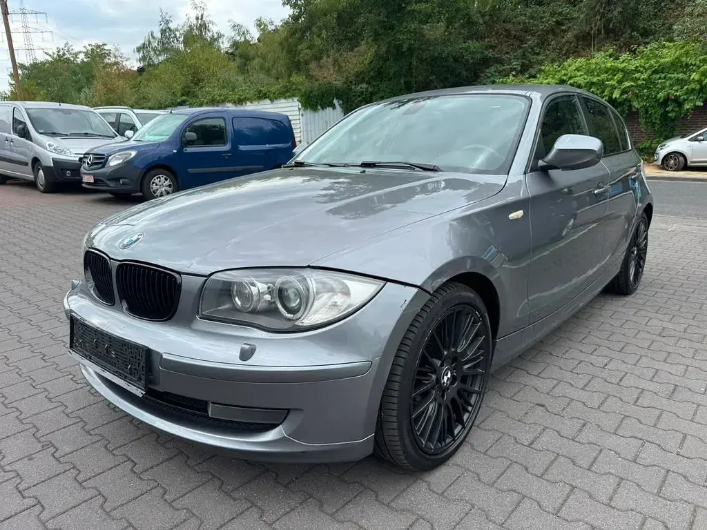 Gebraucht BMW 120 Advantage 177 PS (130 kW) 2011 Grau Kleinwagen