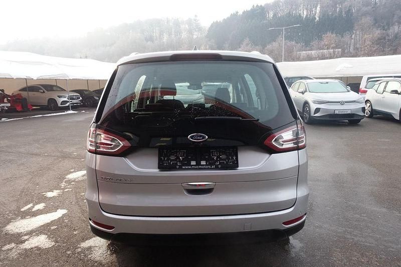 Gebraucht Ford EXP Titanium 190 PS (139 kW) 2020 Silber Van / Kleinbus