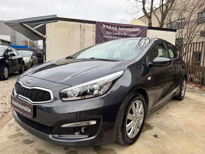 Grau Gebraucht 2017 Kia Ceed Edition 7 Kleinwagen | 7.990 € (Guter Preis) - Bild 1/4