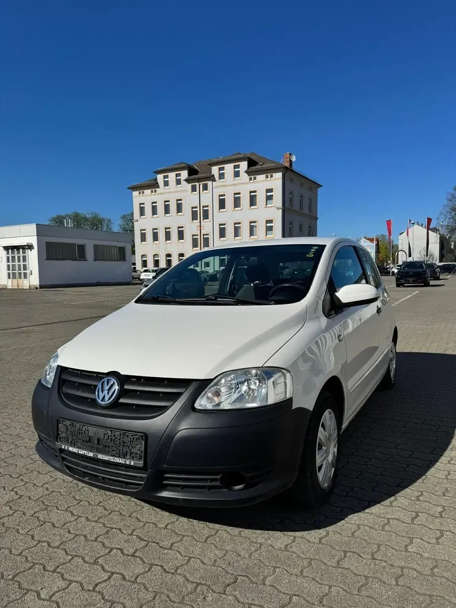 Gebraucht VW Fox 75 PS (55 kW) 2008 Weiß Kleinwagen