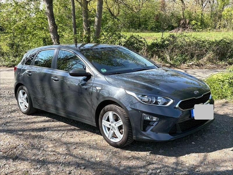 Gebraucht Kia Ceed Edition 7 99 PS (72 kW) 2020 Grau Kleinwagen
