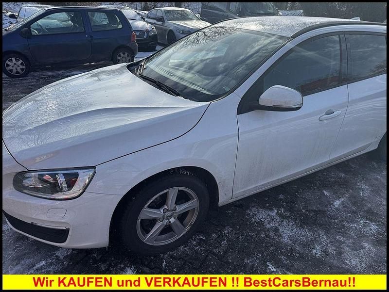 Gebraucht Volvo V60 152 PS (111 kW) 2018 Weiß Kombi