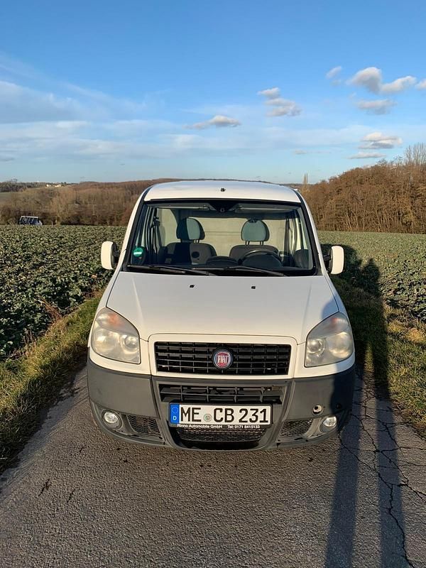 Gebraucht Fiat Doblò 75 PS (55 kW) 2008 Weiß Van / Kleinbus