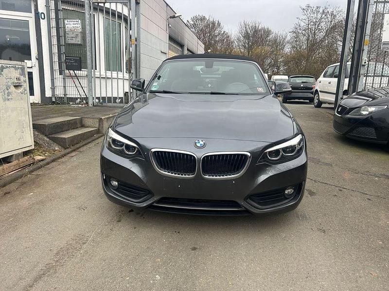 Gebraucht BMW 218 Sport Line 136 PS (100 kW) 2017 Grau Cabrio