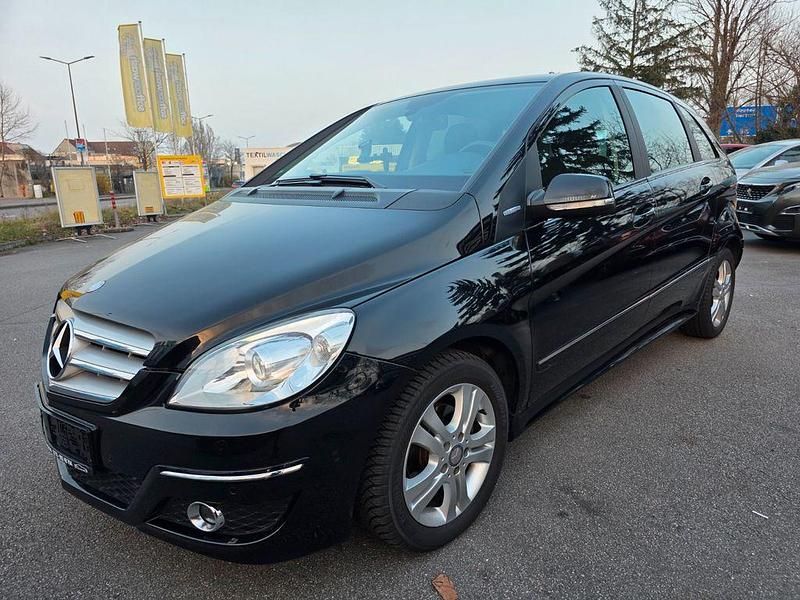 Gebraucht Mercedes B180 116 PS (85 kW) 2010 Schwarz Van / Kleinbus