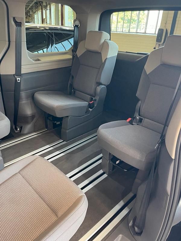 Gebraucht VW Multivan 150 PS (110 kW) 2023 Blau Van