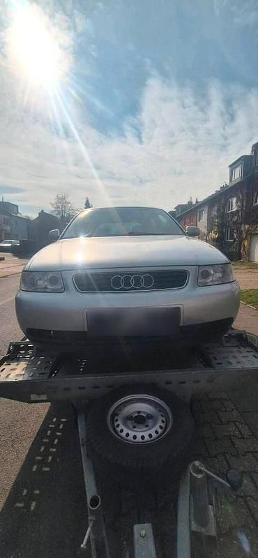 Second-hand Audi A3 150 CP (110 kW) 2000 Argintiu Hatchback