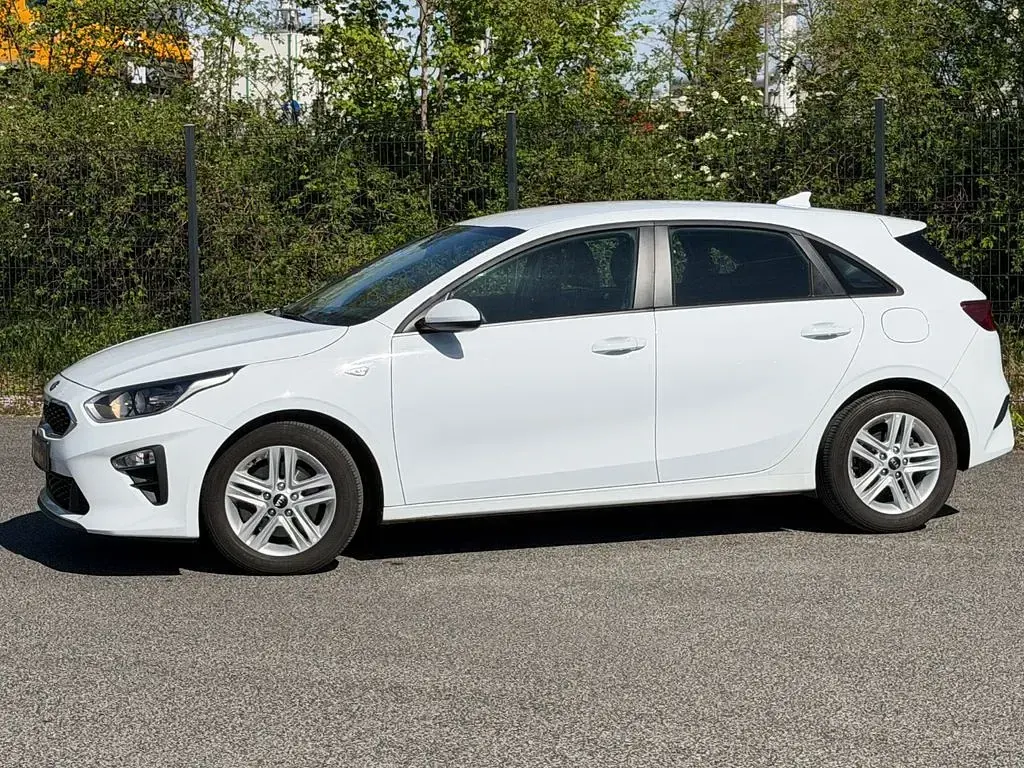 Używany Kia Ceed 136 KM (100 kW) 2020 Biały Hatchback