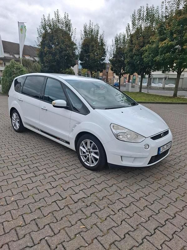 Weiß Gebraucht 2009 Ford S-MAX S Van / Kleinbus | 4.800 € (Etwas zu teuer) - Bild 1/4